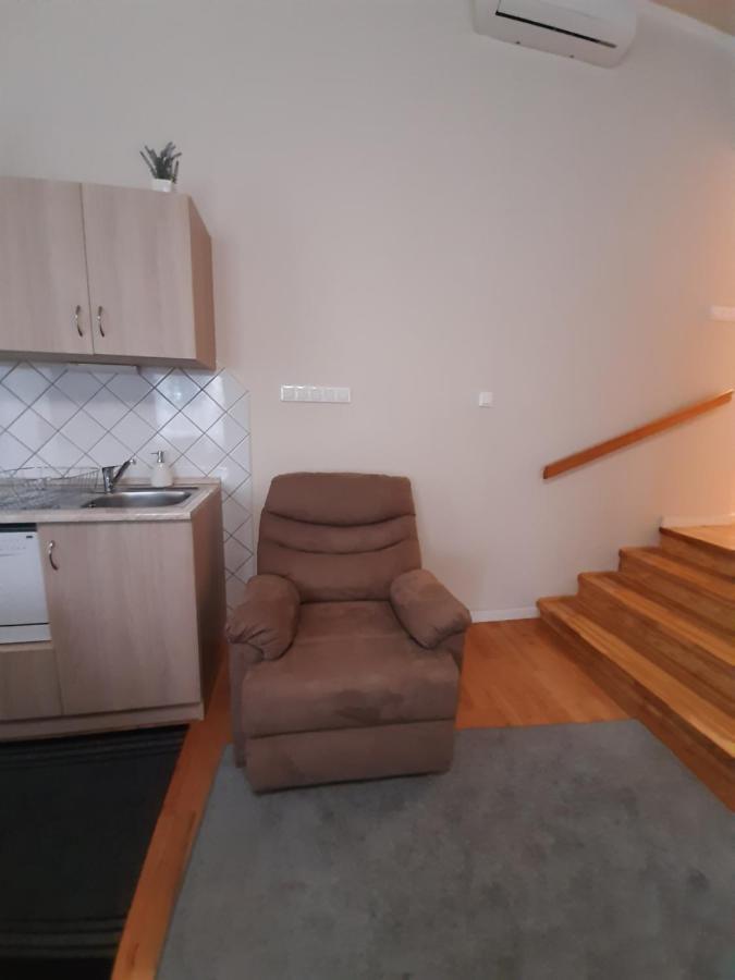 Stefania Apartment *